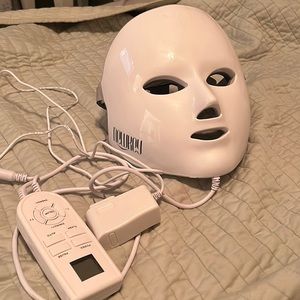 Facial light mask